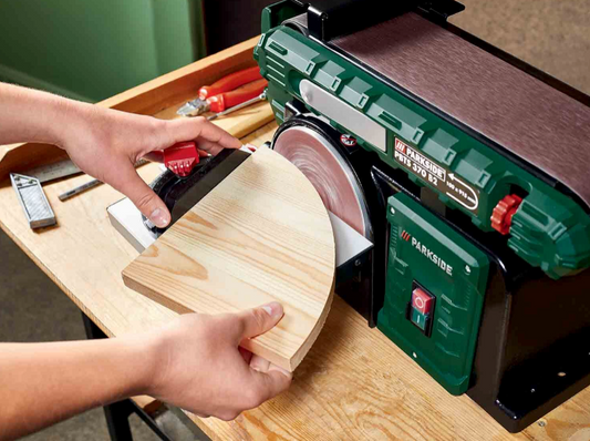 Máquina de lixagem de 370 W com montagem em calha e disco